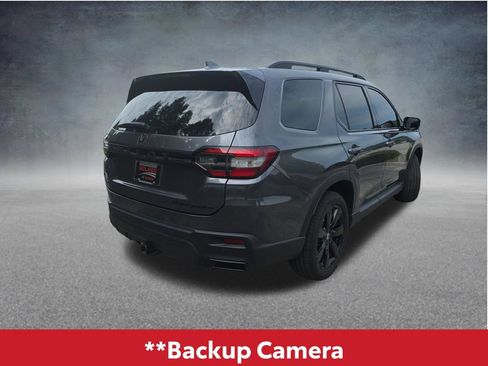 Used 2025 Honda Pilot Black Edition image 4