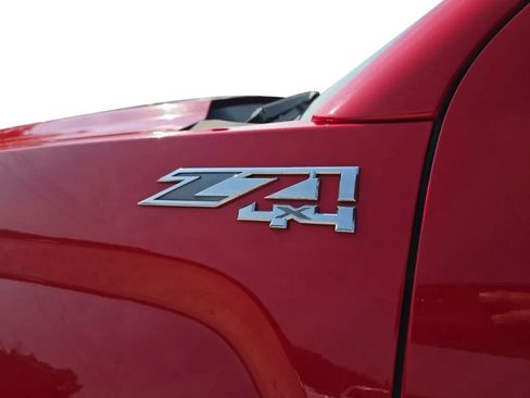 Used 2018 GMC Sierra 2500 SLT w/ Snow Plow Prep Package AWD/4WD image 11