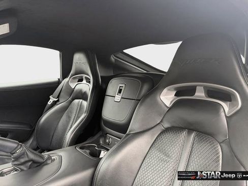 Used 2017 Dodge Viper GTS RWD image 11