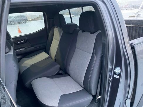 Used 2021 Toyota Tacoma TRD Off-Road image 18