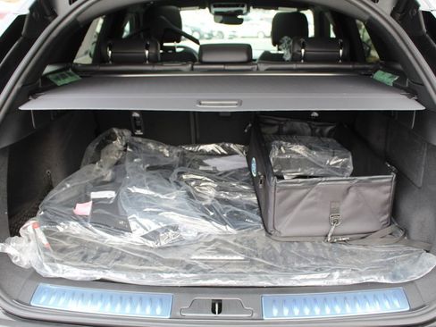 New 2026 Land Rover Range Rover Velar Dynamic SE AWD/4WD image 22
