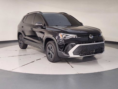 Used 2025 Volkswagen Taos S FWD image 7