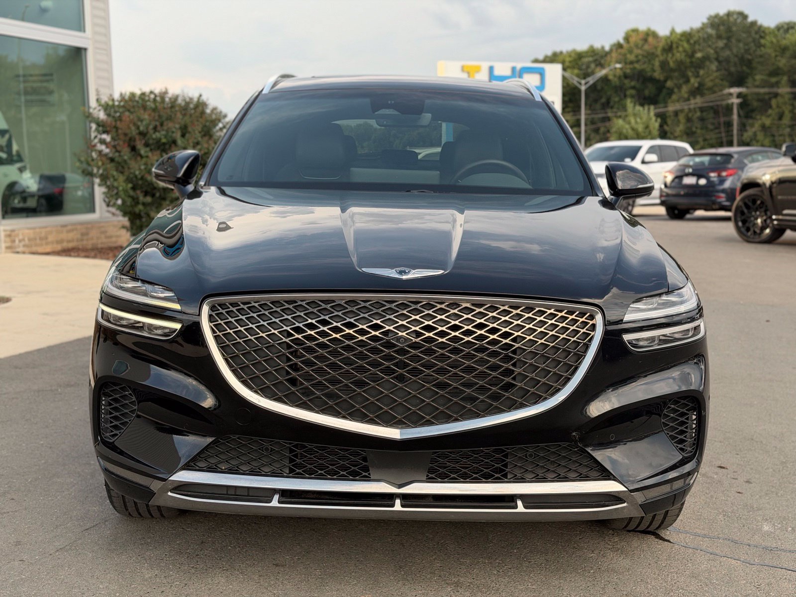 Used 2022 Genesis GV70 2.5T w/ Advanced Package AWD/4WD image 8