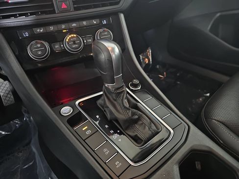 Used 2019 Volkswagen Jetta SEL Premium FWD image 24
