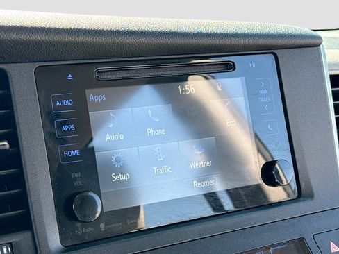 Used 2016 Toyota Sienna LE image 10