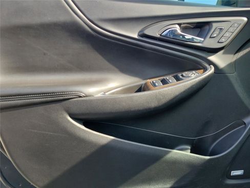 Used 2017 Chevrolet Malibu Premier image 19