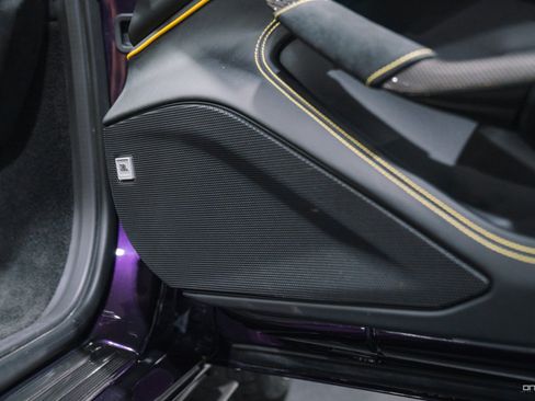 Used 2022 Ferrari F8 Tributo RWD image 25