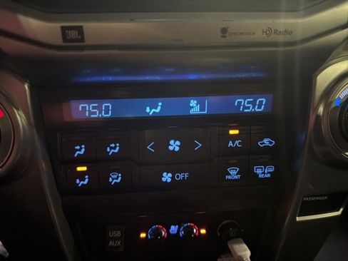 Used 2016 Toyota 4Runner Limited image 17