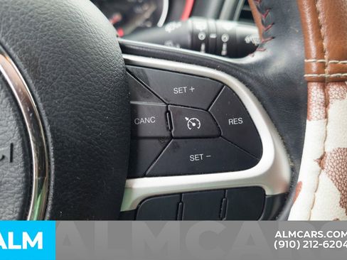 Used 2020 Jeep Compass Trailhawk AWD/4WD image 13