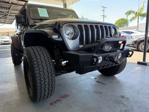 Used 2018 Jeep Wrangler Unlimited Sport S image 9