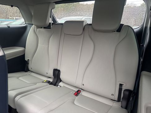 New 2026 Kia Carnival EX image 10