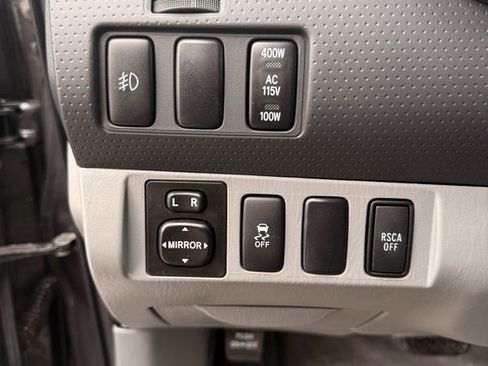 Used 2010 Toyota Tacoma PreRunner image 17