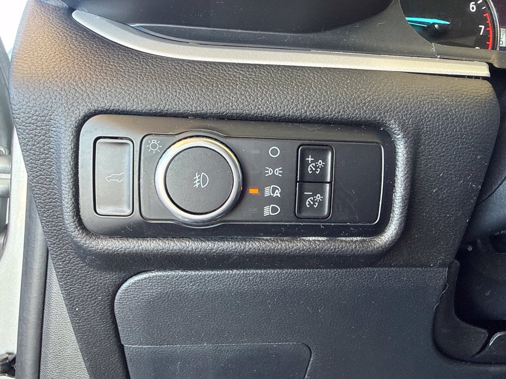 Used 2023 Ford Explorer XLT w/ Equipment Group 202A AWD/4WD image 14
