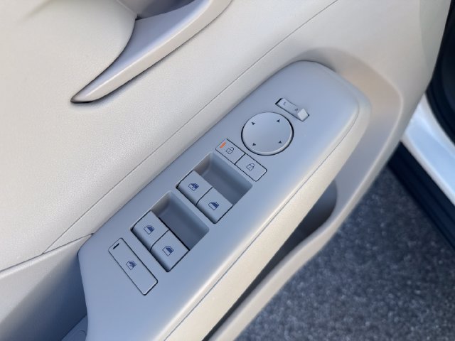Certified 2024 Hyundai Kona SEL AWD/4WD image 11