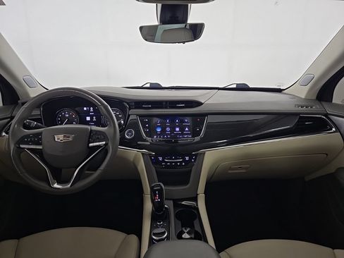 Used 2020 Cadillac XT6 Premium Luxury FWD image 9