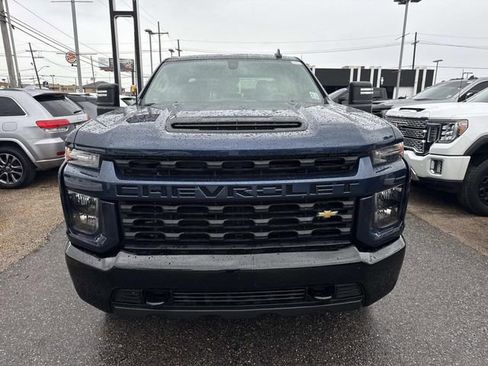 Used 2022 Chevrolet Silverado 2500 Custom w/ Custom Value Package AWD/4WD image 2
