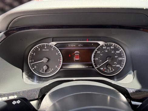 Used 2025 Nissan Pathfinder SV FWD image 26