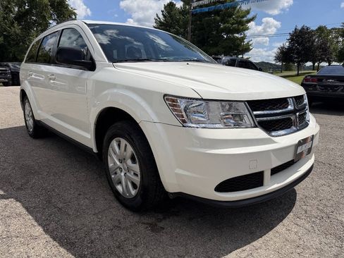 Used 2018 Dodge Journey SE FWD image 3