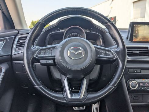 Used 2017 MAZDA MAZDA3 Grand Touring FWD image 18