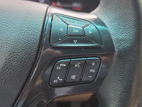 Used 2017 Ford Explorer XLT w/ Equipment Group 202A FWD image 28