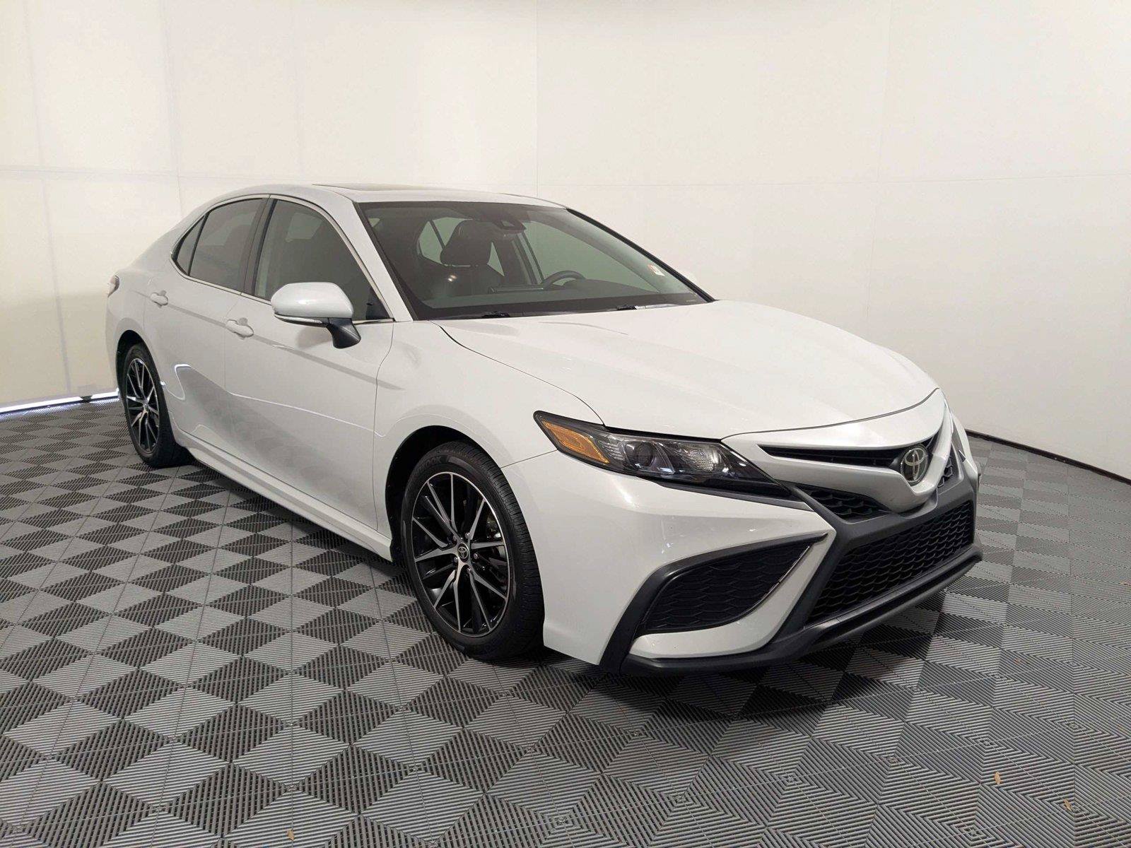 Certified 2024 Toyota Camry SE w/ Convenience Package FWD image 3
