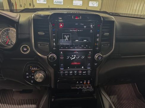 Used 2021 RAM 1500 Laramie AWD/4WD image 15