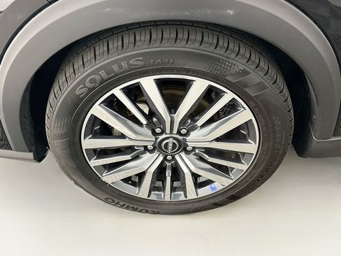 Used 2024 Nissan Kicks SR FWD image 11