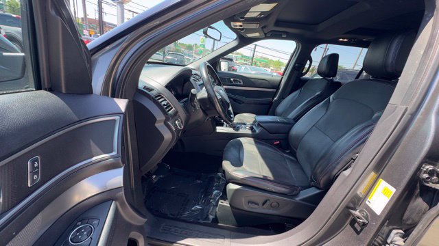 Used 2019 Ford Explorer XLT w/ Equipment Group 202A AWD/4WD image 16