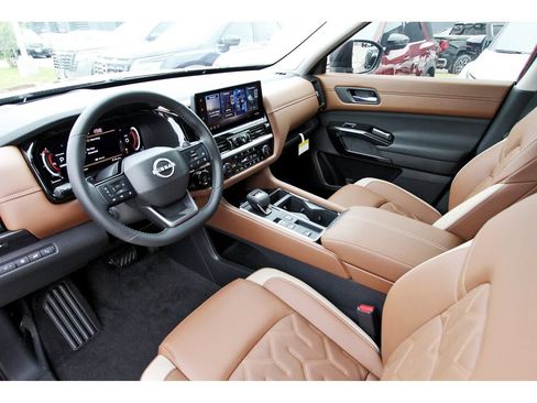 New 2026 Nissan Pathfinder Platinum FWD image 13