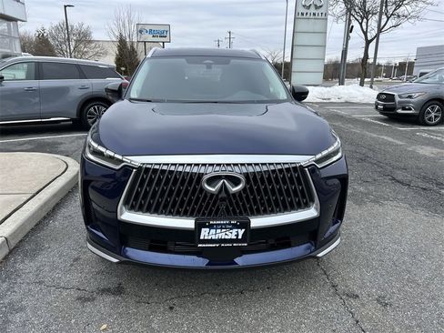 New 2026 INFINITI QX60 Luxe image 3