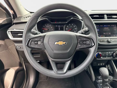 Used 2023 Chevrolet TrailBlazer LT FWD image 27