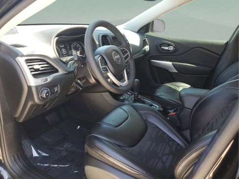 Certified 2022 Jeep Cherokee Latitude AWD/4WD image 15