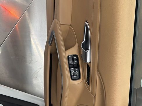 Used 2017 Porsche 911 Carrera image 18