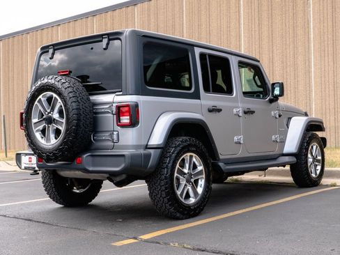 Used 2018 Jeep Wrangler Unlimited Sahara w/ Cold Weather Group AWD/4WD image 9