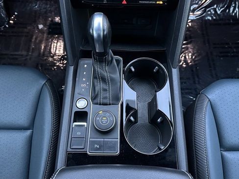 Used 2021 Volkswagen Atlas Cross Sport SEL image 34