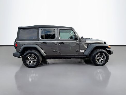 Used 2019 Jeep Wrangler Unlimited Sport S image 2