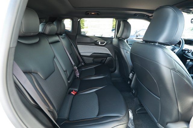 New 2026 Jeep Compass Latitude AWD/4WD image 30