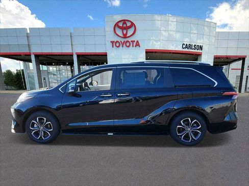 Certified 2025 Toyota Sienna Platinum AWD/4WD image 7
