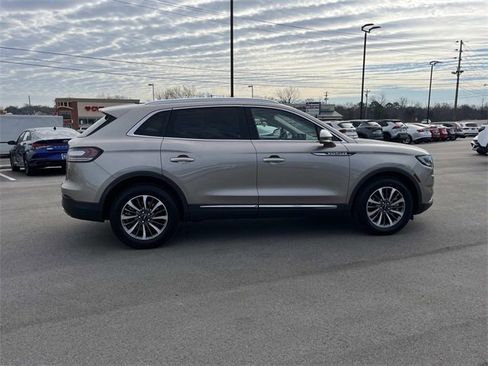 Used 2021 Lincoln Nautilus AWD w/ Equipment Group 101A image 4