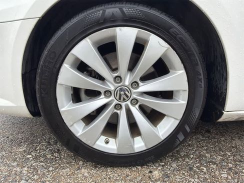 Used 2012 Volkswagen CC Sport image 9