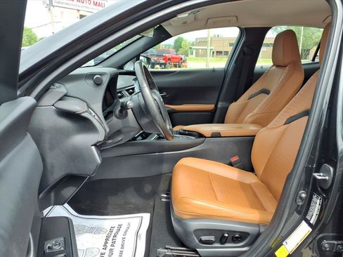 Used 2021 Lexus UX 200 w/ Accessory Package (Z1) FWD image 25