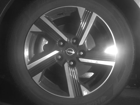 Used 2025 Nissan Sentra SV FWD image 12