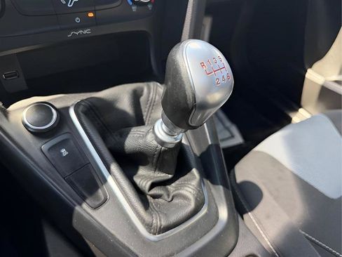 Used 2016 Ford Focus ST FWD image 38