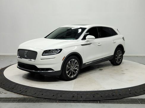 Used 2023 Lincoln Nautilus Reserve w/ Cargo Utility Package FWD image 4