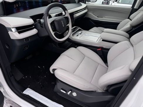 New 2025 Lincoln Navigator Reserve image 19