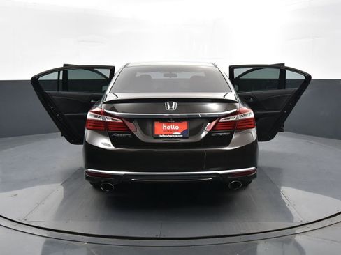 Used 2016 Honda Accord Sport image 31