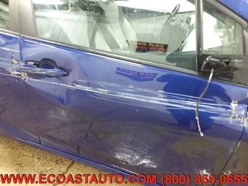 Used 2017 Toyota Prius Two image 19