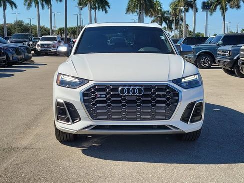 Used 2022 Audi SQ5 Premium Plus w/ Premium Plus Package image 2