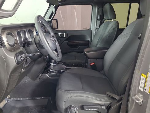 Used 2019 Jeep Wrangler Unlimited Sport S AWD/4WD image 16