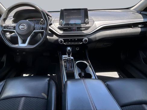 Used 2024 Nissan Altima 2.5 SR FWD image 15
